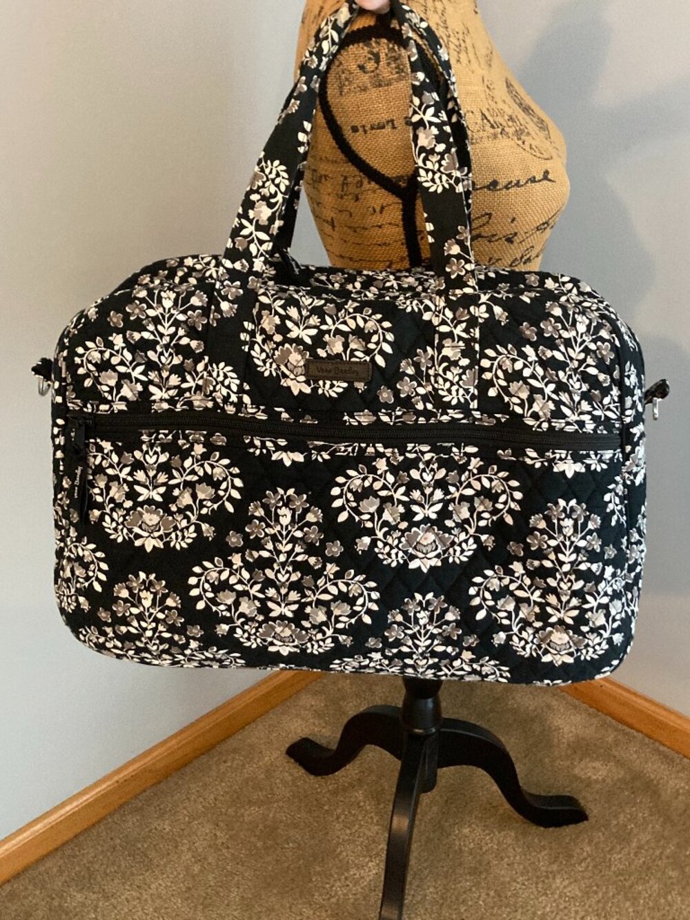 Vera Bradley Medium Traveler Bag w/Shoulder Strap - Chandelier Noir